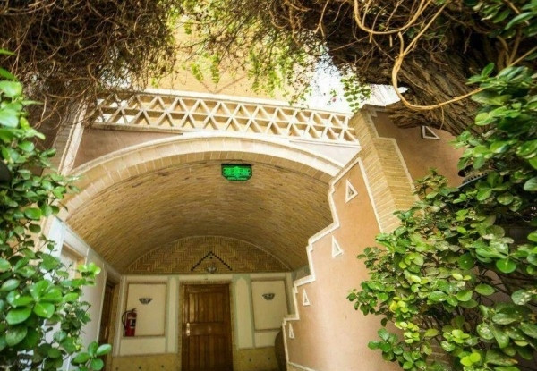 هتل باغ مشیرالممالک